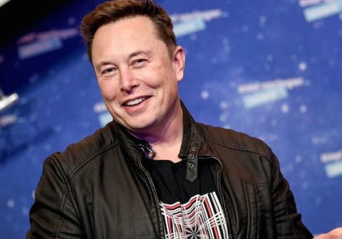 Elon Musk tweets ‘he’s buying Man Utd’ after he was urged to ditch Twitter bid (Photo)